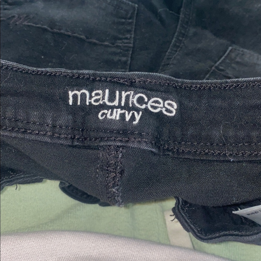 🪼Black Maurice’s Curvy Jeans! - Picture 4 of 10